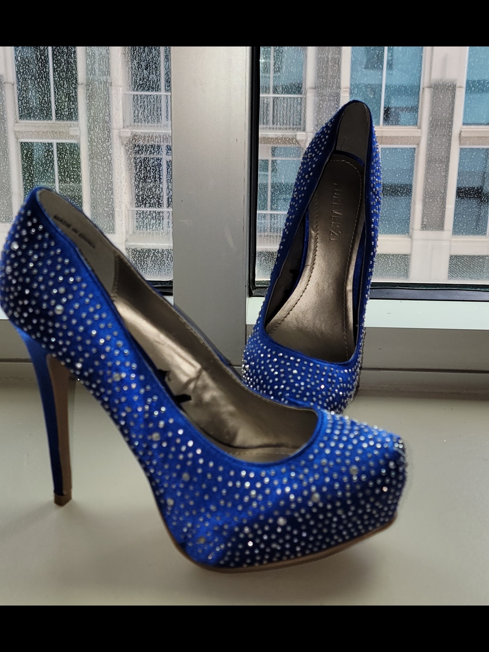 Rare Elegant Blue Crystal-Embellished Platform High Heel Pumps